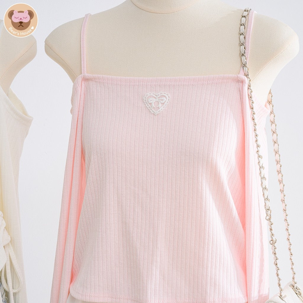 น้อง Meeny Crop เสื้อปาดไหล่สายเดี่ยว ผ้าร่อง เเต่งอกหัวใจ ดีเทลติดอะไหล่หัวใจ กลางอก