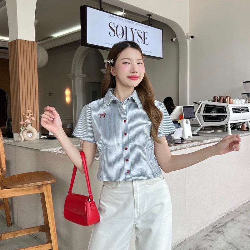 Royal Denim Strip Shirt เสื้อยีนส์เเท้แขนสั้นลายริ้ว ปักโบว์จิ๋ว