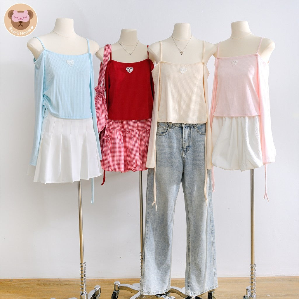 น้อง Meeny Crop เสื้อปาดไหล่สายเดี่ยว ผ้าร่อง เเต่งอกหัวใจ ดีเทลติดอะไหล่หัวใจ กลางอก
