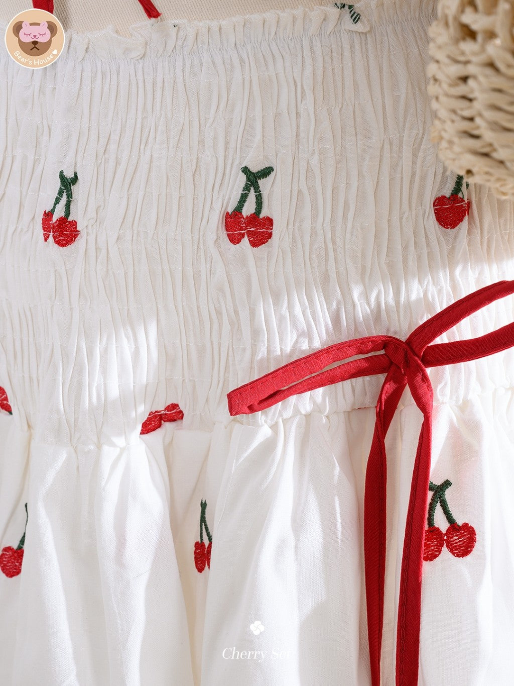 Cherry Set 🍒งานเซ็ท 2 ชิ้น เสื้อครอปจิ๋ว ปักลายเชอร์ กางเกงเอวสม็อค