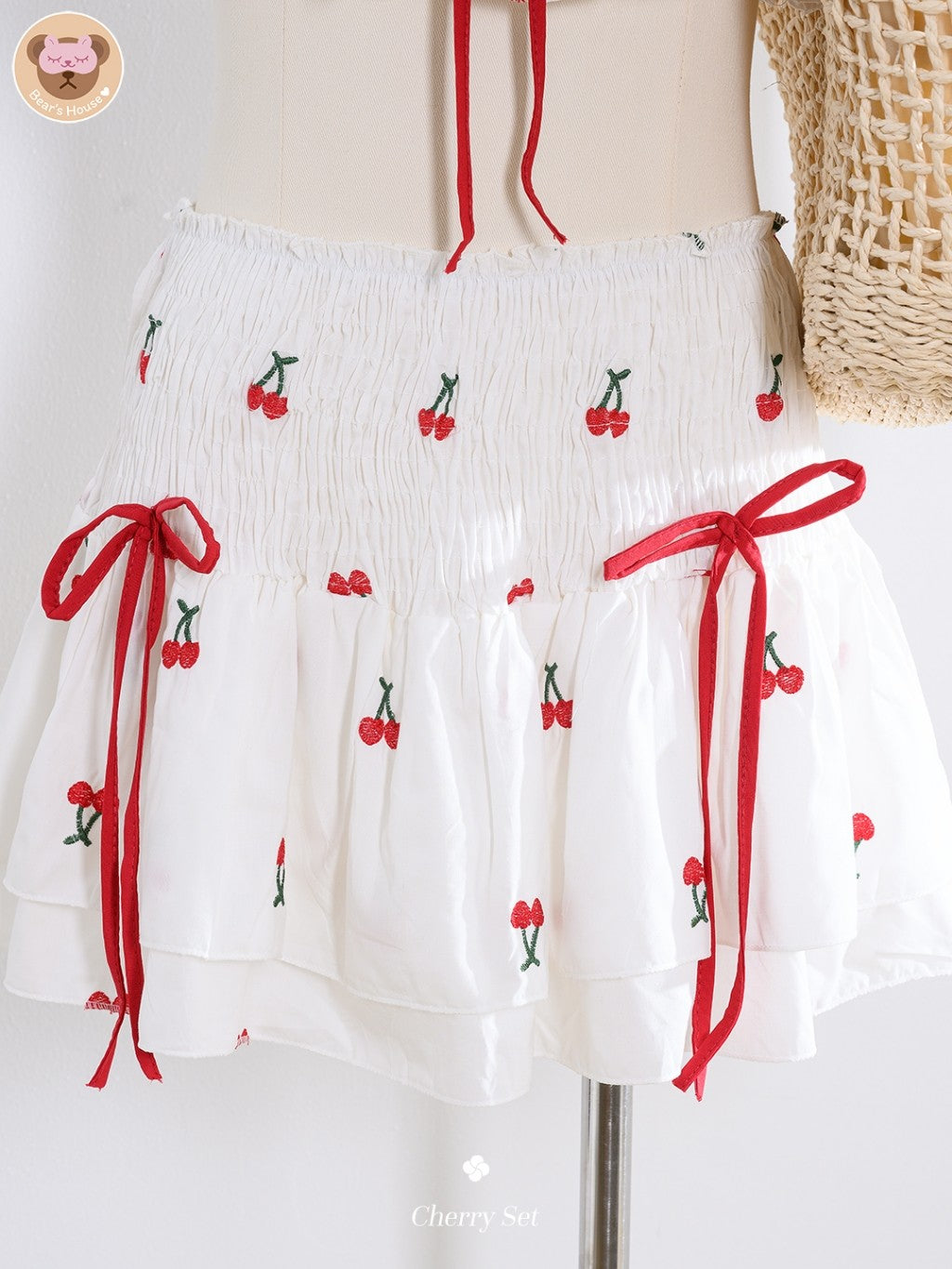 Cherry Set 🍒งานเซ็ท 2 ชิ้น เสื้อครอปจิ๋ว ปักลายเชอร์ กางเกงเอวสม็อค